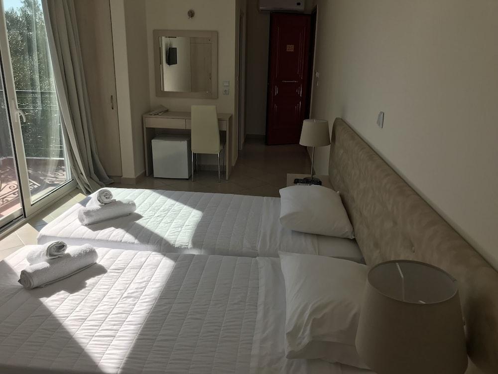 Ai Helis Resort Svoronata Extérieur photo