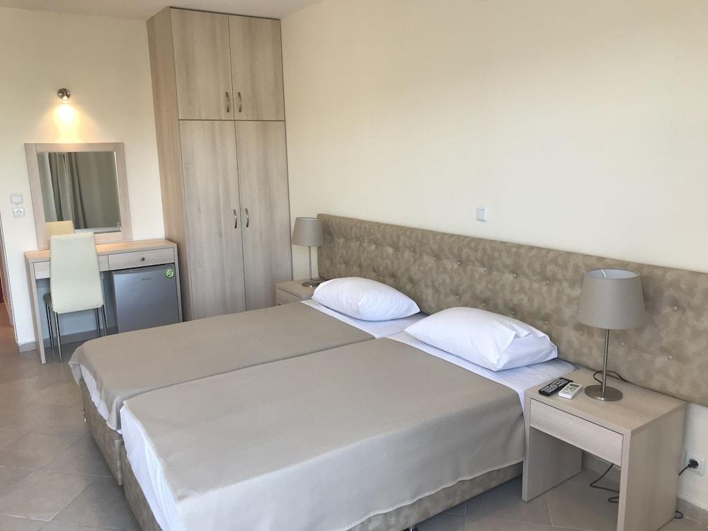 Ai Helis Resort Svoronata Extérieur photo