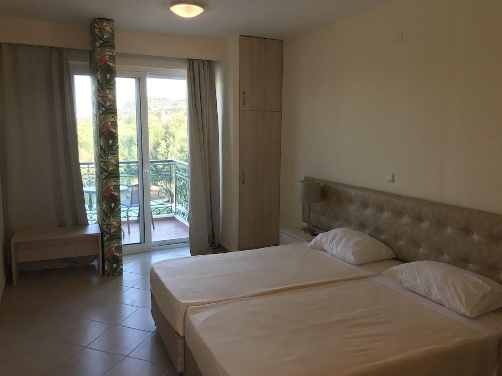 Ai Helis Resort Svoronata Extérieur photo
