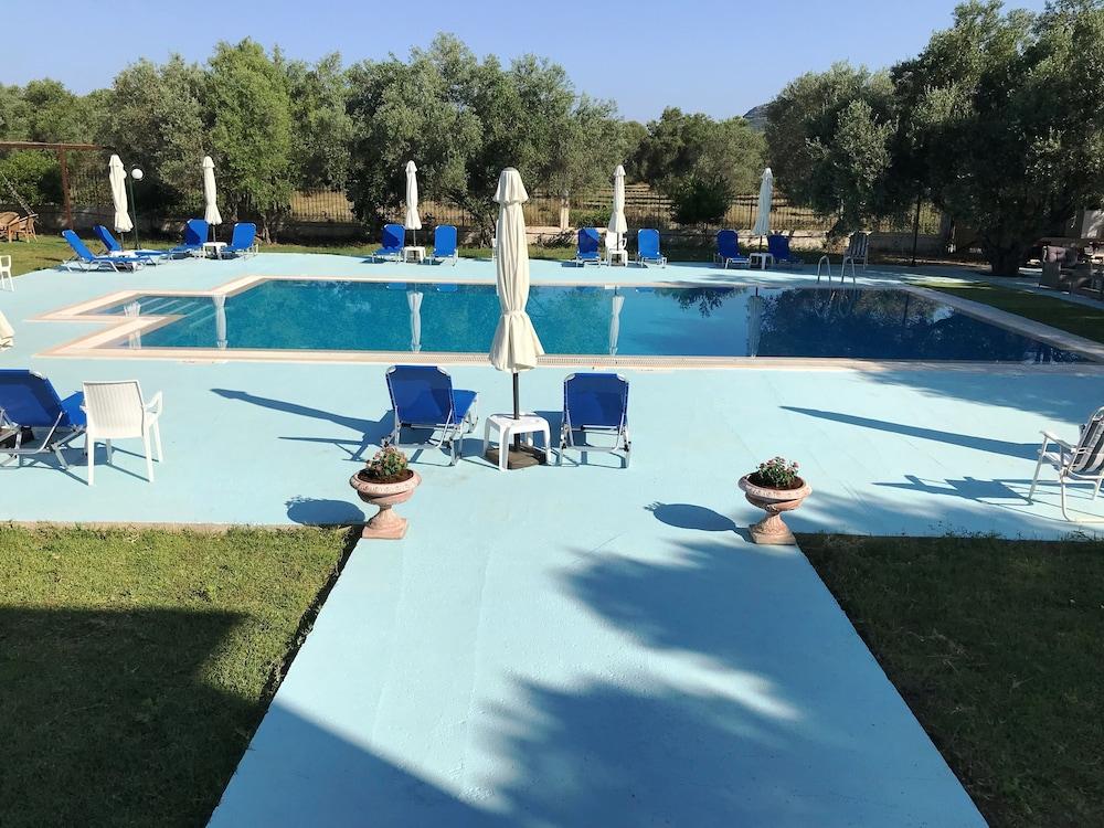 Ai Helis Resort Svoronata Extérieur photo